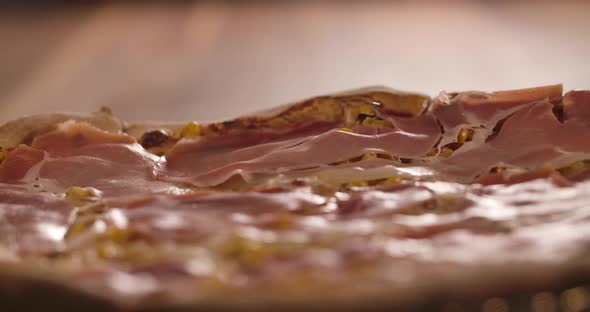 Pizza With Ham and Cheese alt