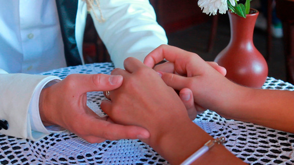 Newlyweds Holding Hands  (2 Items)