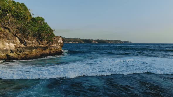 Amazing Colourful View of Tropical Island Nature. Breathtaking Landscape of Clear Blue Seawaves alt