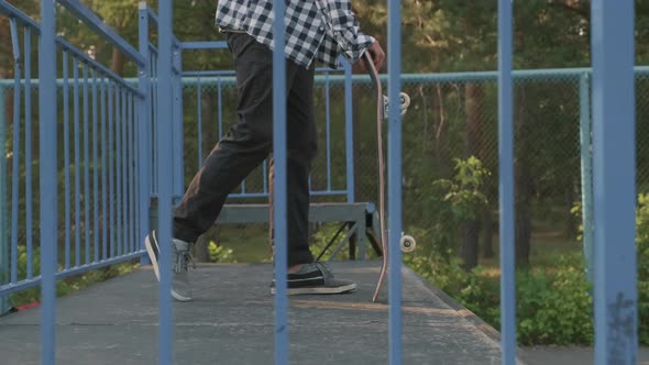 Skater Dropping-in on Ramp alt