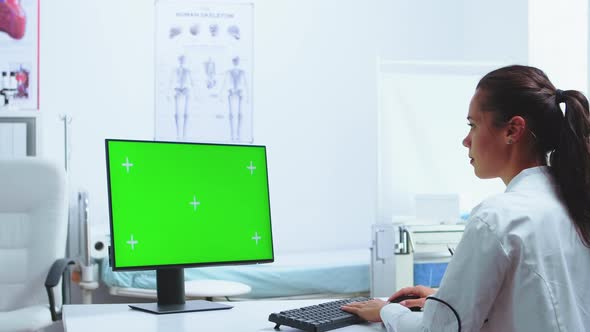 Chroma Key on Computer in Hospital alt