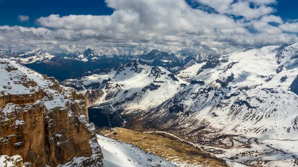 View of the valley from the top of Sass Pordoi in the Dolomites, 4k timelapse alt