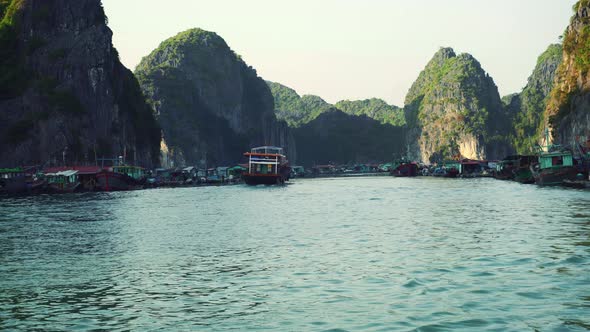 Floating Fishing Village In The Ha Long Bay, Cat Ba Island, Vietnam alt