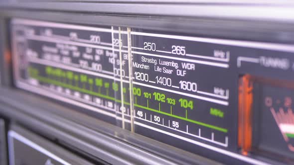 Tuning Analog Radio Dial Frequency on Scale of the Vintage Receiver alt
