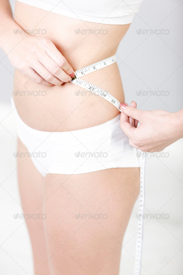 Measuring woman\'s waist