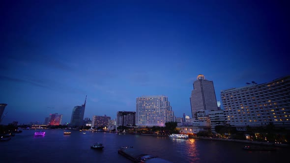 View of the Chao Phraya River and Bangkok City alt