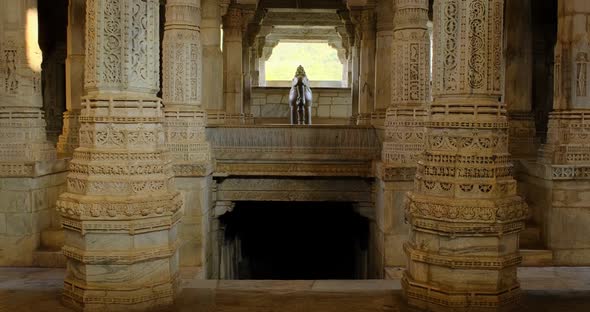 Interior of Beautiful Ranakpur Jain Temple or Chaturmukha Dharana Vihara Mandir in Ranakpur alt