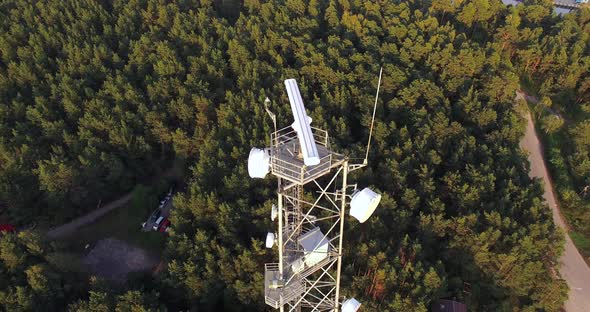 4K - Movement around a telecommunications tower alt