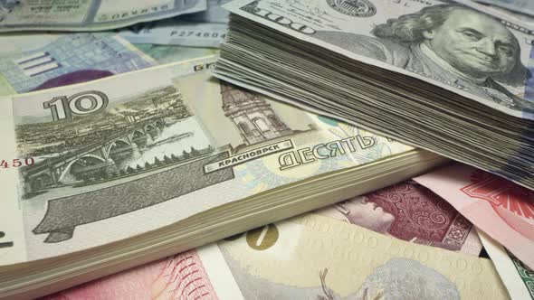 Panning over 10 Russian Ruble to 100 dollar USD bill alt