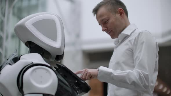 Robotics Trends Technology  Smart Retail Business Concept alt