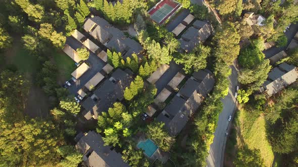 California Houses alt