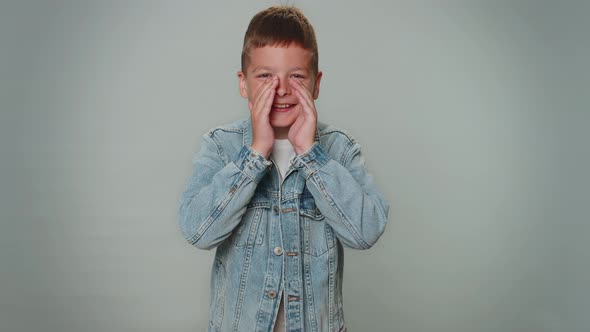 Toddler Child Boy Kid Loudly Screaming Shouting Yelling Announces Discounts Sale Hurry Up Hello alt