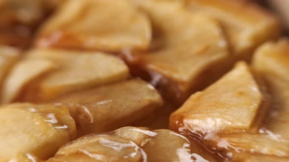 Fresh Tart with Pieces of Fruit alt