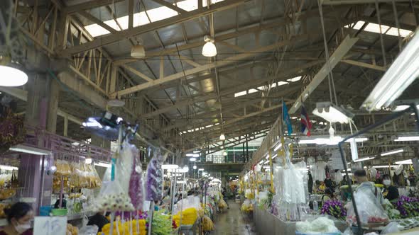 Passing Through The Commercial Flower Stands Within Pak Khlong Talat Market In Bangkok Thailand In alt