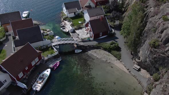 The small village of Gjeving in Tvedestrand, along the southern coast of Norway alt