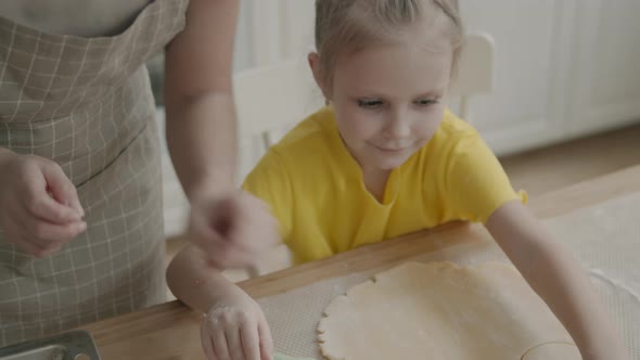 Bake Easter Cookies