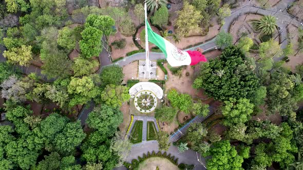 View of mexican flag In parque hundido, south Mexico city alt