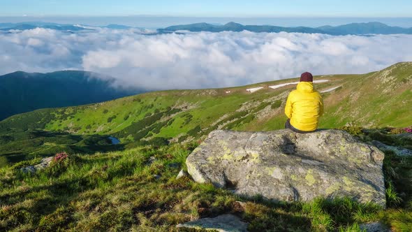 The Ocean of Clouds Overflows in a Mountain Valley