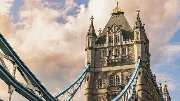 Time lapse of Tower Bridge