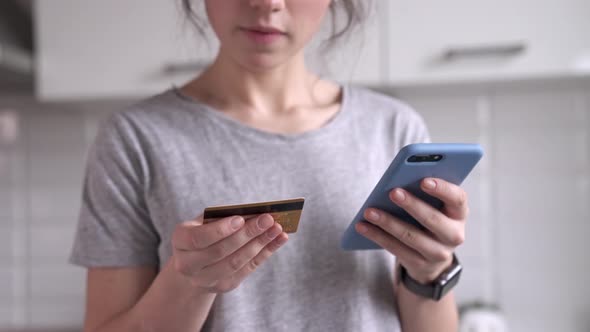 Online banking with smart phone. Easy pay using smart phone alt