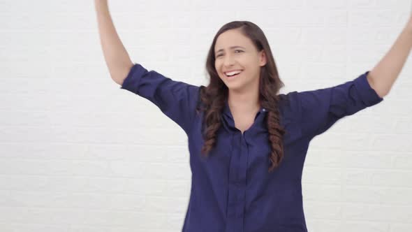 Indian girl dancing alt