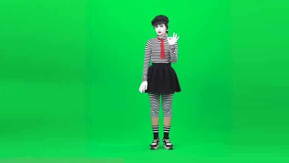 Mime Girl Listening Someone, Agreeing, Refusing. Chroma Key. Full Length alt