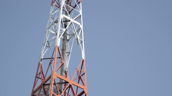 Telecommunication repeater antenna system background 4K 3840X2160 UHD tilting footage - Outdoor repe alt