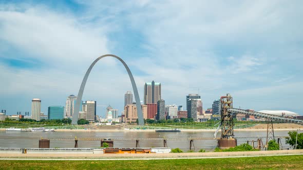 St Louis Time Lapse Arch 4K Timelapse Missouri USA Clouds River City Skyline alt