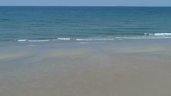 Love On The Beach alt