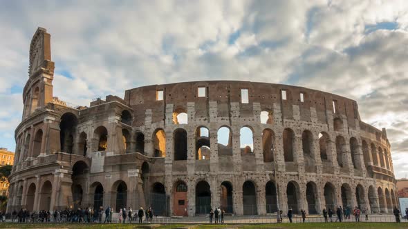 The Colosseum or Coliseum Timelapse, Flavian Amphitheatre in Rome, Italy alt