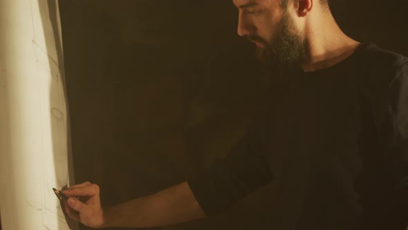 Sketch artist at work alt