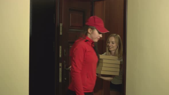 Courier delivers pizza home