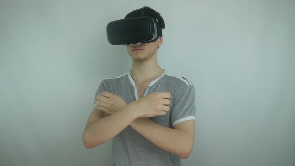 Guy Approves The Helmet Of Virtual Reality
