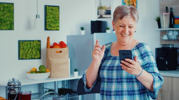 Listening Music in Kitchen alt