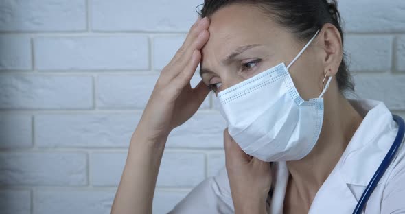 Doctor take of the mask.  alt