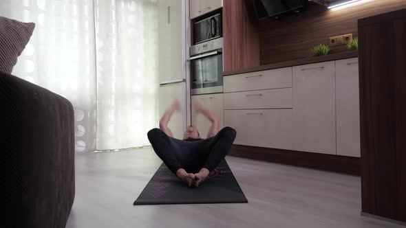 Training on the Press in Quarantine Conditions at Home. Coronavirus 2020 alt