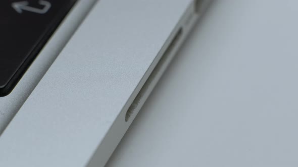 Connecting Flash Cards To the Laptop alt