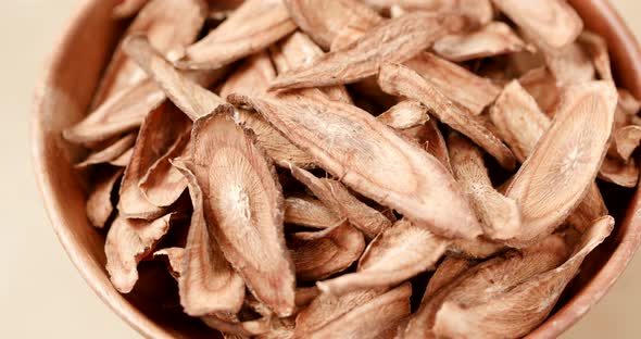Dried heap of burdock  alt