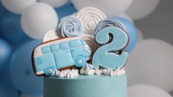 Cake Blue Number Two and the Bus in the Form of Gingerbread alt