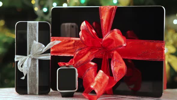 Tablet Pc Smart Phone and Smartwatch for Christmas 3 alt
