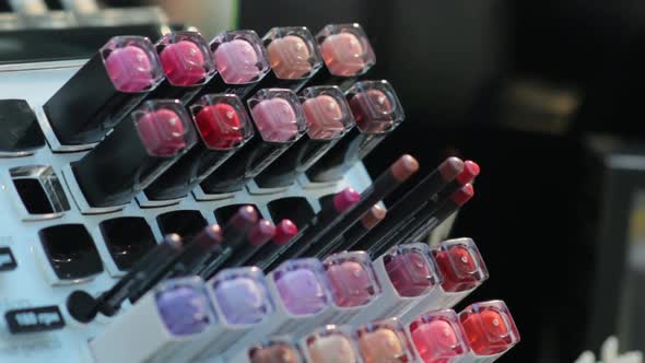 Colored Cosmetics Tools alt