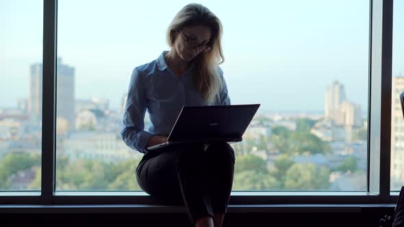 Advertising Agent Planning Marketing Strategy And Check Graphic. Seo Education On Workplace. alt