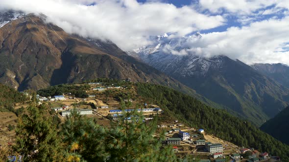 Namche Bazaar Village in Himalayas Mountains, Nepal, Everest Base Camp Trek in Sagarmatha National alt