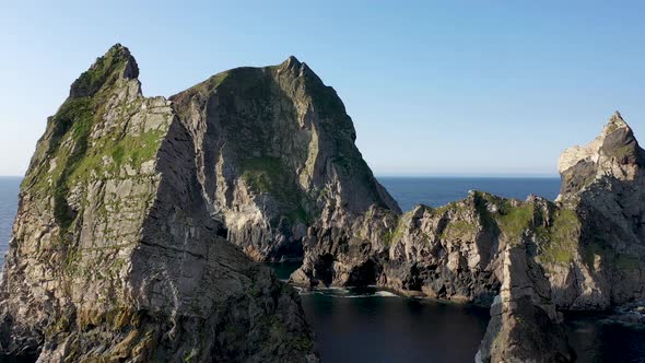 Flying Towards Cnoc Na Mara Lurking Fear and Tormore Island at Glenlough Bay Between Port and Ardara alt
