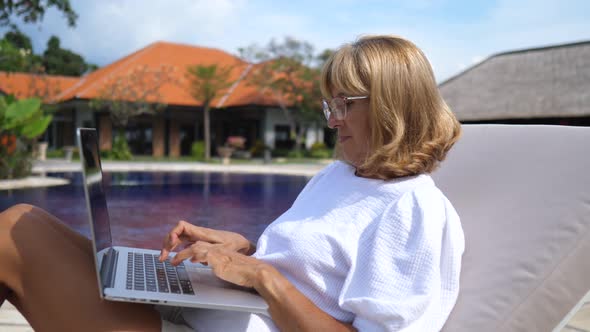 Summer Destination for Remote Work alt