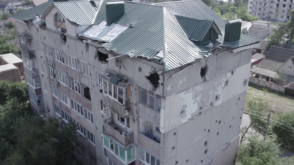 War in Ukraine  a Destroyed Building in the City of Makariv alt