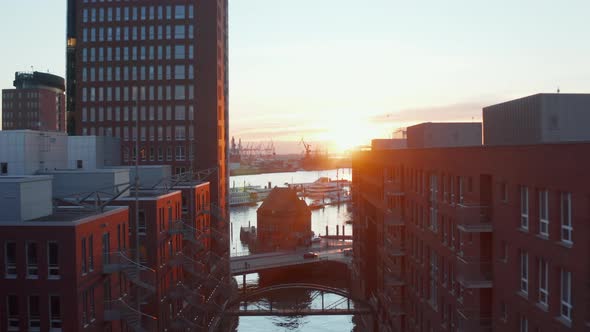 Sunset in Hamburg Harbor with Modern Apartment Buildings on the Banks of River Elbe alt