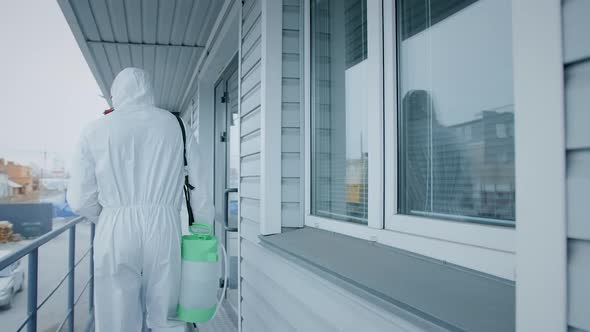 Coronavirus Disinfection. Biohazard Costume. Resperatory Face Mask. Covid19 Mers alt