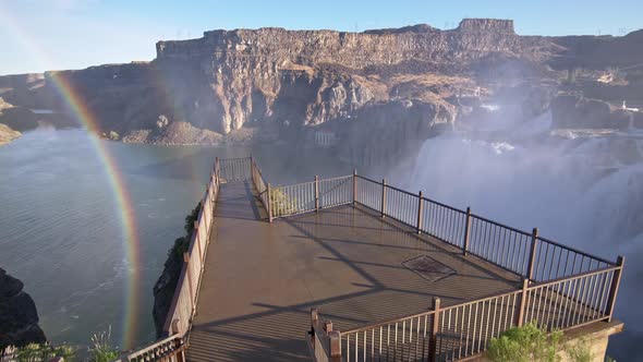 Panning view over empty viewpoint at Shoshone Falls Idaho alt