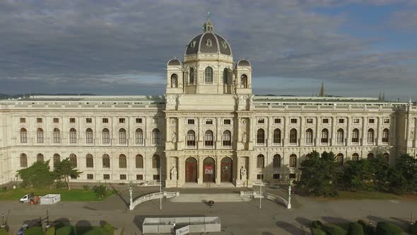Aerial of Natural History Museum alt